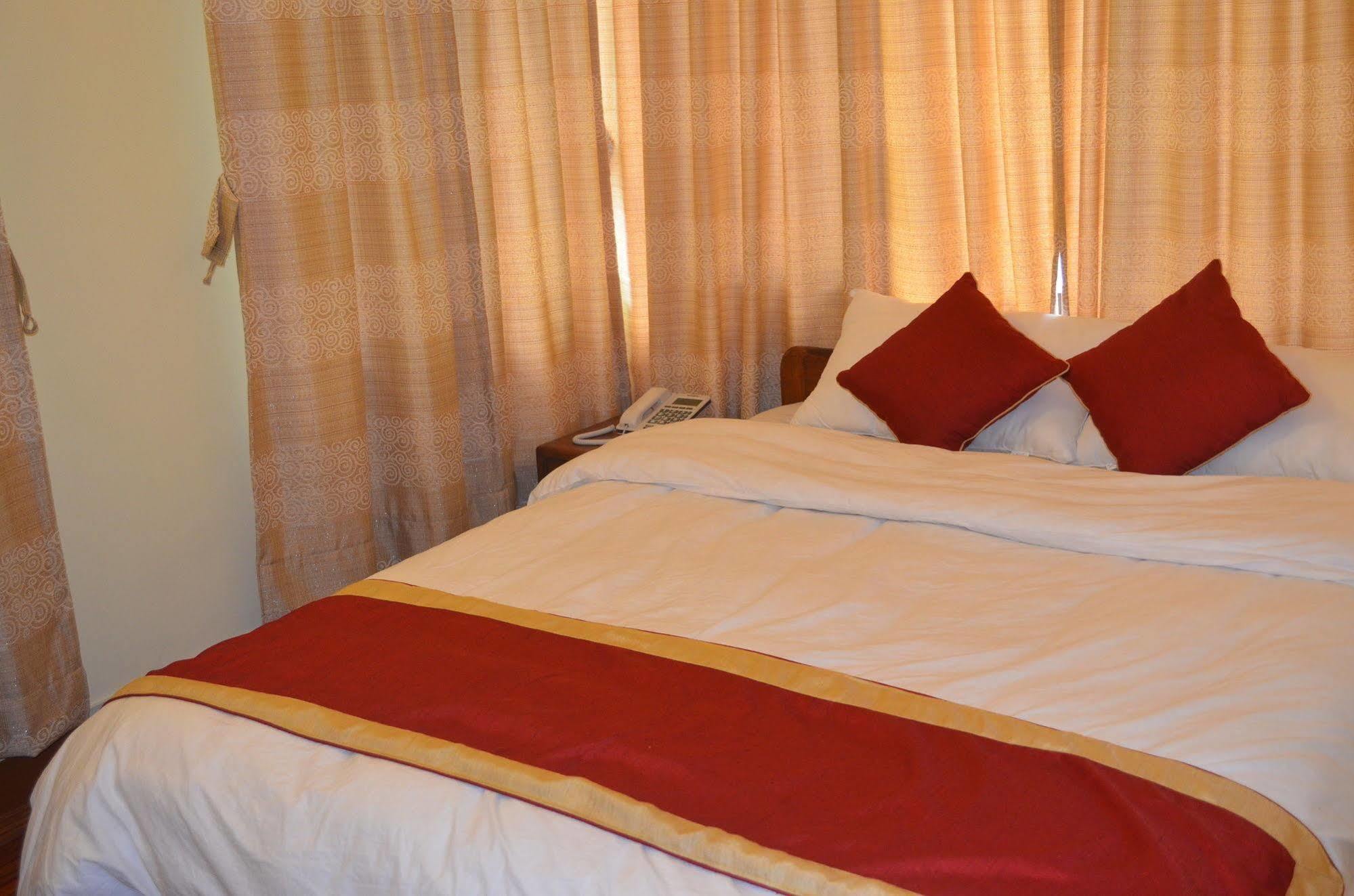 Potala Tourist Home Katmandu Zewnętrze zdjęcie
